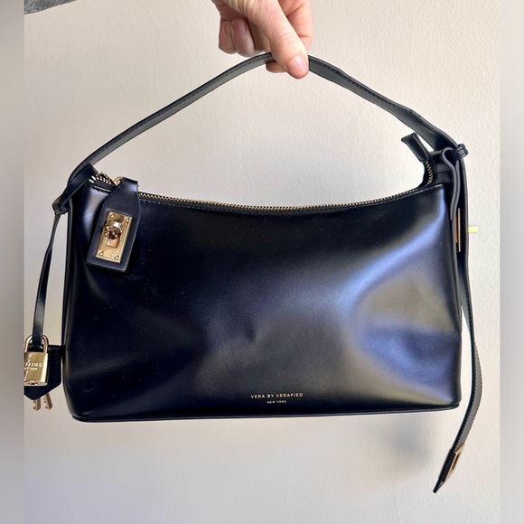 Verafied NY Hobo Gold Black Leather - Minimalist Style Lock and Key - Dust Bag - Picture 7 of 16